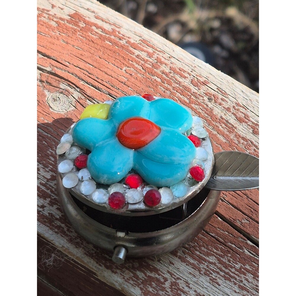 Upcycled vintage ashtray mini flip